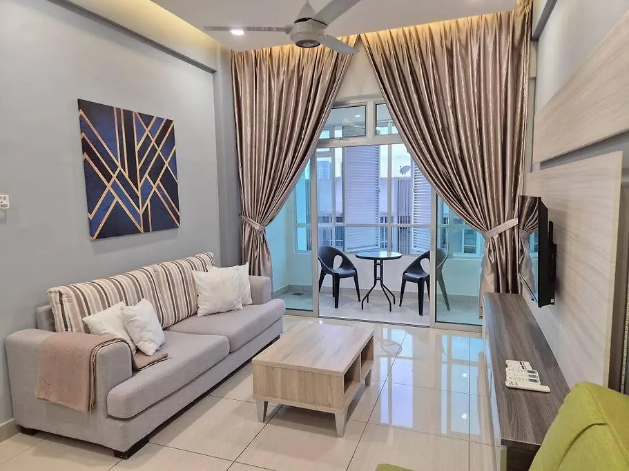 Walking Distance To Mount Austin 3 Rooms 6 Pax Johor Bahru Apartment