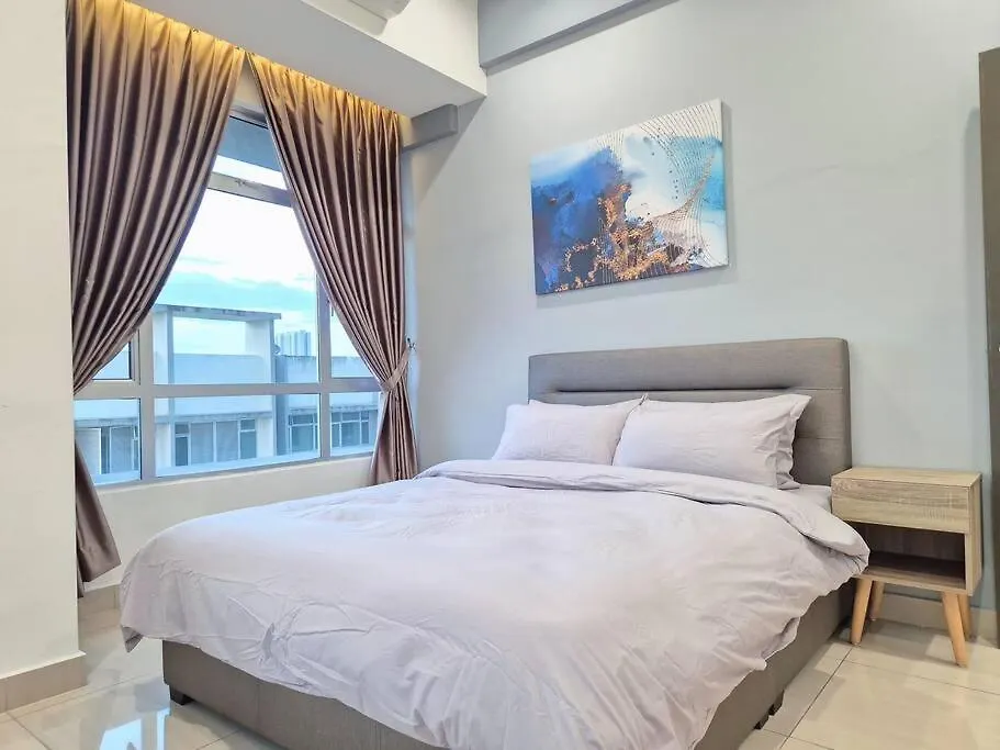Walking Distance To Mount Austin 3 Rooms 6 Pax Johor Bahru